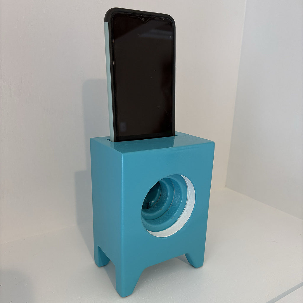 Handcrafted Cedar Wooden Sound Amplifier | Natural Cell Phone Speaker & Dock